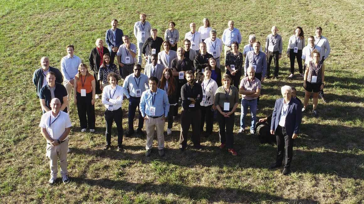 Et si l'#énergie de demain venait aussi du #lithium caché dans les eaux chaudes du sous-sol européen ? C'est l'ambition de MiningBrines, un réseau doctoral européen coordonné par #UniLaSalle, dont la première semaine commune se tient sur le campus de #Beauvais.